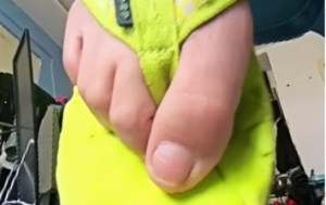 【GTS-VR】可爱甜美萌妹的第一视角臀压POV裸足人字拖-97LZTD-8343096