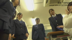 【超清】KKK053老师同学轮流踢裆羞辱-97LZTD-8343132