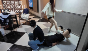 『chnnsct1818』可爱女生反差踢裆超狠跺头 -97LZTD-8345415717451618502111245