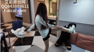 『chnnsct1818』可爱女生反差踢裆超狠跺头 -97LZTD-8345415717451618502111245