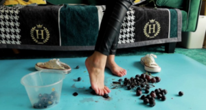 【芊芊】臭脚榨汁粗口骂-97LZTD-8345415717451618502111276