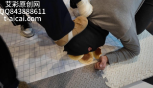 『chnnsct1818』深圳女高赏赐食物，踢肚子踩跺手脚 -97LZTD-83454157174516185021112923