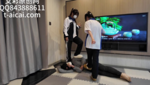 『chnnsct1818』深圳女高赏赐食物，踢肚子踩跺手脚 -97LZTD-83454157174516185021112923