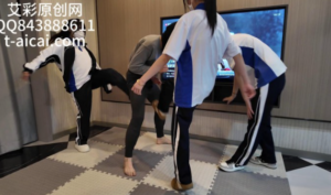 『chnnsct1818』深圳女高赏赐食物，踢肚子踩跺手脚 -97LZTD-83454157174516185021112923