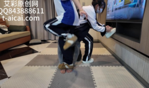 『chnnsct1818』深圳女高赏赐食物，踢肚子踩跺手脚 -97LZTD-83454157174516185021112923