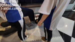 『chnnsct1818』深圳女高赏赐食物，踢肚子踩跺手脚 -97LZTD-83454157174516185021112923