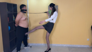 『超S·联盟』腿王女神窒息调教-97LZTDGXFC-000003132702329
