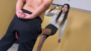 『超S·联盟』腿王女神窒息调教-97LZTDGXFC-000003132702329