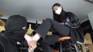 【南国原创】小樱S语言羞辱调教，舔脚美脚深喉，打耳光-97LZTDGXFC-000003132702566