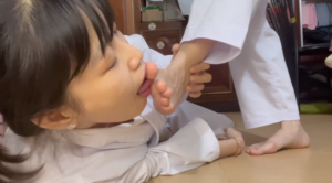 【MaySoles】【自购首发原版】10 mins 2 karate girls-97LZTDGXFC-000003132702657