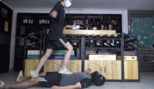 【南国原创】小樱S严惩酒庄老板，脚责，全体重踩踏，耳光辱骂-97LZTDGXFC-000003132702728