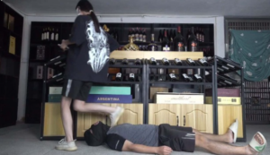 【南国原创】小樱S严惩酒庄老板，脚责，全体重踩踏，耳光辱骂-97LZTDGXFC-000003132702728