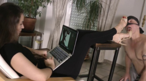 幸福的脚奴服务Iveta女神凉高玉足-97LZTDGXFC-000003132702815