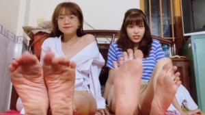 【MaySoles】【自购首发原版】10分钟的脏脚JOI和我的朋友D-97LZTDGXFC-000003132702942