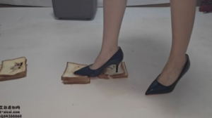 【灵ling】灵欢小公主JK高跟踩面包夹心+处刑小龙虾-97LZTDGXFC-000003132703006