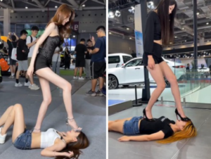 【段子先生】 车展合影-女女版 YC-260417-3-97LZTDGXFC-000003132703067