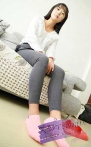 甜美媛主粉色棉袜羞辱毯子