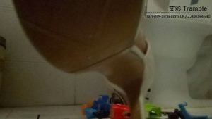 婧児小主S009白色高跟踩碎学生最珍爱的玩具！婧児小主语言完美