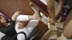 【冰时代】黑冰高跟踹虐嘴炮狗逼4 狗逼的末日