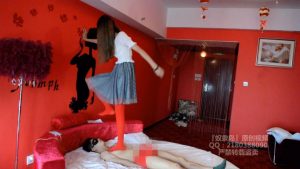 『奴隶岛』—残暴红色杀戮踩跺命根