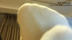 【婧児小主】主人运动完的脏鞋底臭棉袜 侮辱 白棉袜黏黏的脚底汗水 你的最爱