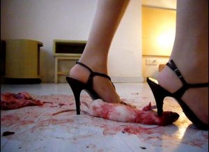 黑色凉鞋踩大白鼠-97LZTD-71561