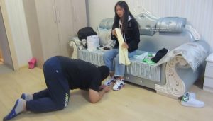 【AJgirls】剧情健身美女篮球鞋踢裆虐打老公