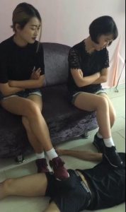 姐妹花巧妙拿低能男生练习爆蛋