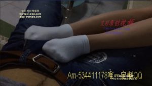 黑丝超细高跟踩踏踢裆