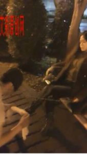 女主公园长椅调贱狗