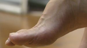 【4K视频】两位美女店主的高跟裸足 6分51秒