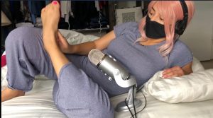 美女主播第一次秀足