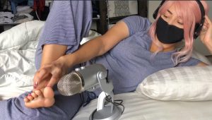 美女主播第一次秀足