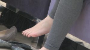 街拍：在商场一死角竟藏着如此尤物