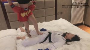 女女格斗！！双S！空手道VS散打！踩脸踩胸踩裆