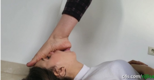 女女-阿拉伯女孩跪舔女主Rijlisan的臭汗脚！脸被屈辱踩扁舔脚气爆皮脚后跟！bf24809-97LZTD-218677