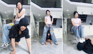 【直播调教视频】【素人挖掘机】闻舔妹妹的脏鞋白棉袜-97LZTD-146772